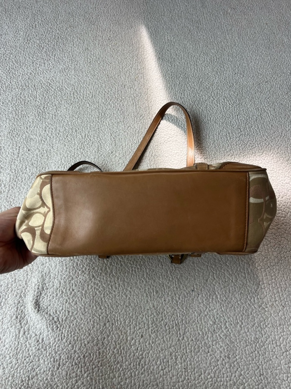 COACH SIGNATURE CANVAS TOTE BAG GOLD - Picture 3 of 10